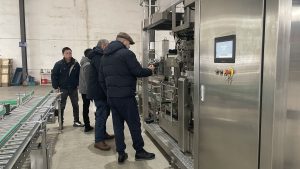 热烈欢迎国外客户莅临我公司考察二次打包设备